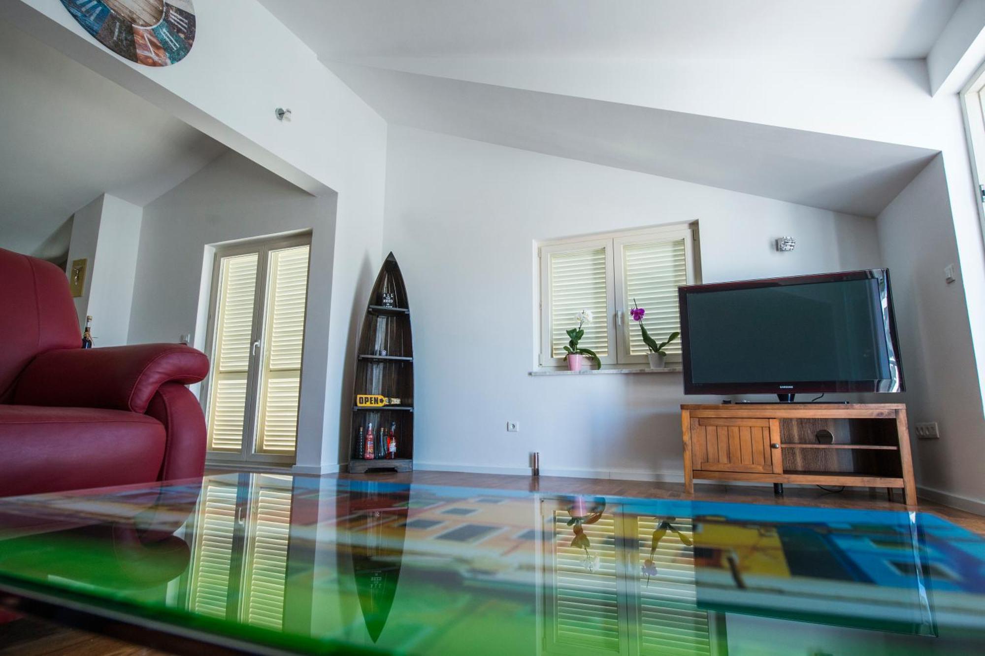 Apartments Nena โปดสตรานา ภายนอก รูปภาพ