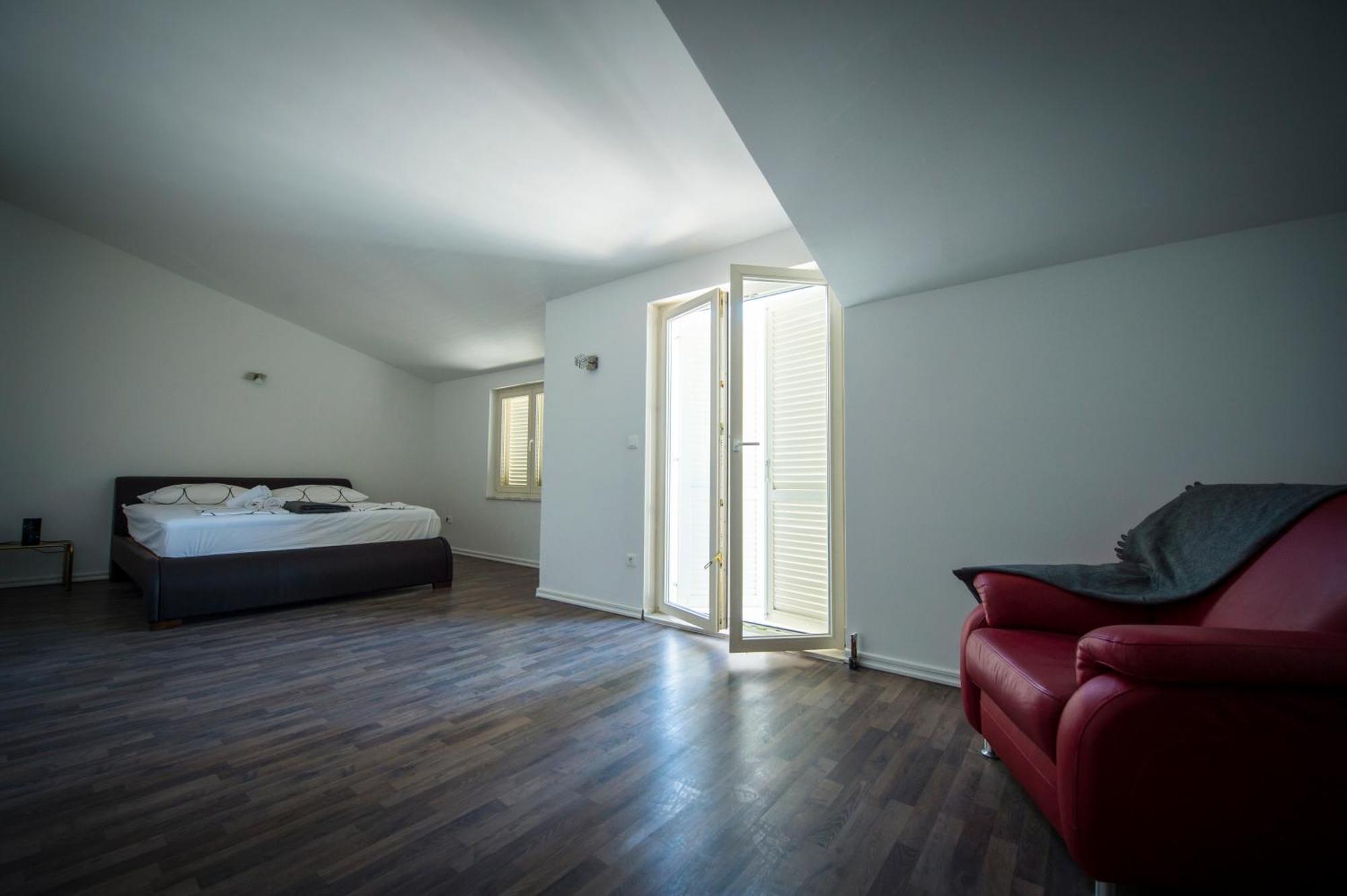 Apartments Nena โปดสตรานา ภายนอก รูปภาพ