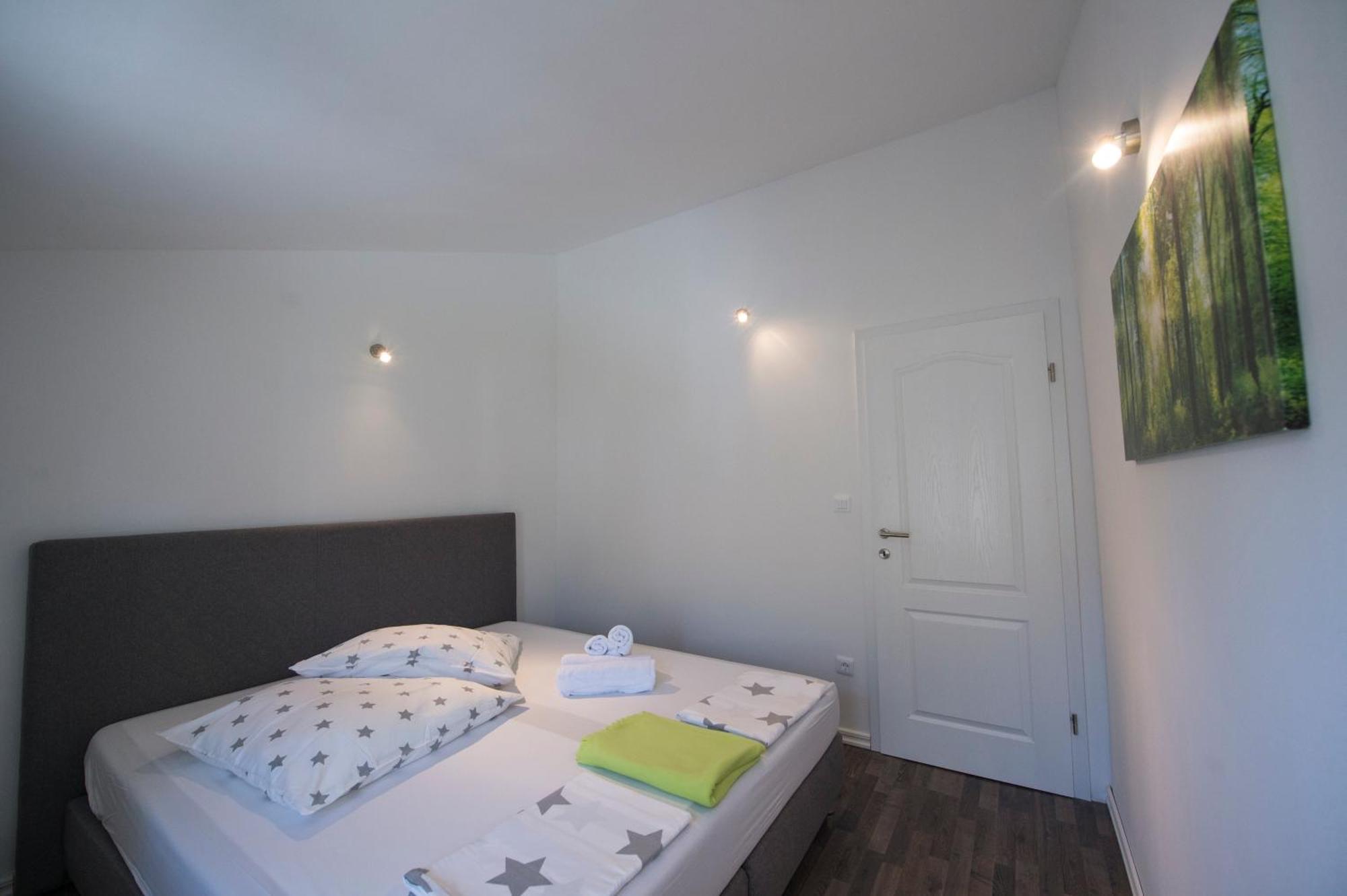 Apartments Nena โปดสตรานา ภายนอก รูปภาพ